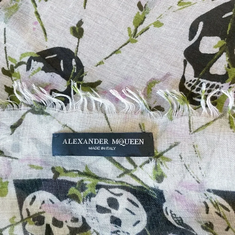 ALEXANDER MCQUEEN Classic Skull-Print Frayed Scarf